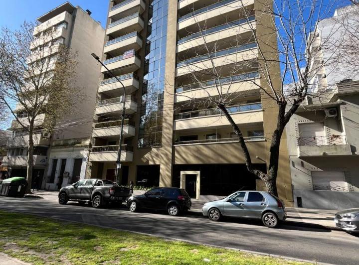 Departamento · 140m² · 5 Ambientes · 1 Cochera