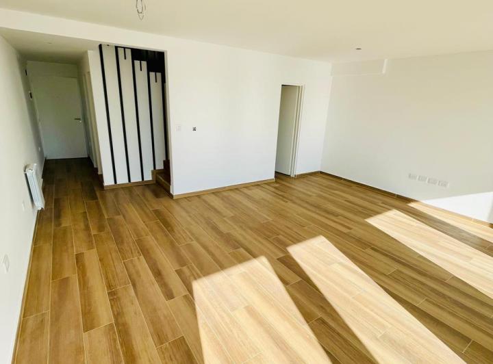 Departamento · 100m² · 5 Ambientes · 1 Cochera
