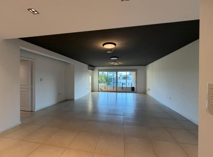 Departamento · 140m² · 6 Ambientes · 1 Cochera