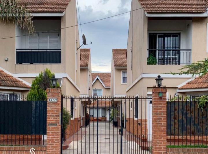 Departamento · 82m² · 4 Ambientes · 1 Cochera
