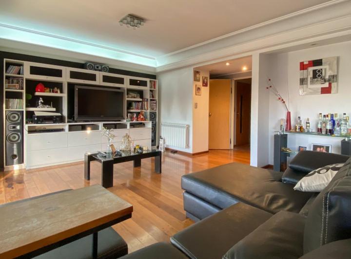 Departamento · 190m² · 5 Ambientes · 1 Cochera