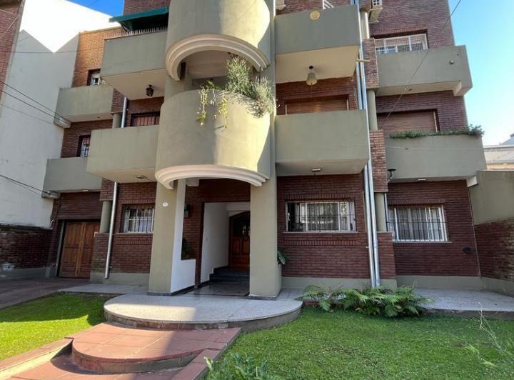 Departamento · 96m² · 4 Ambientes · 1 Cochera