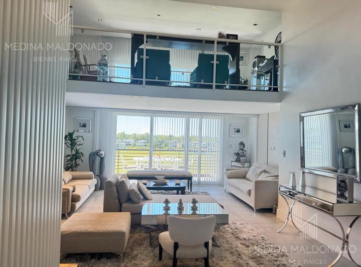 Departamento · 165m² · 4 Ambientes · 1 Cochera