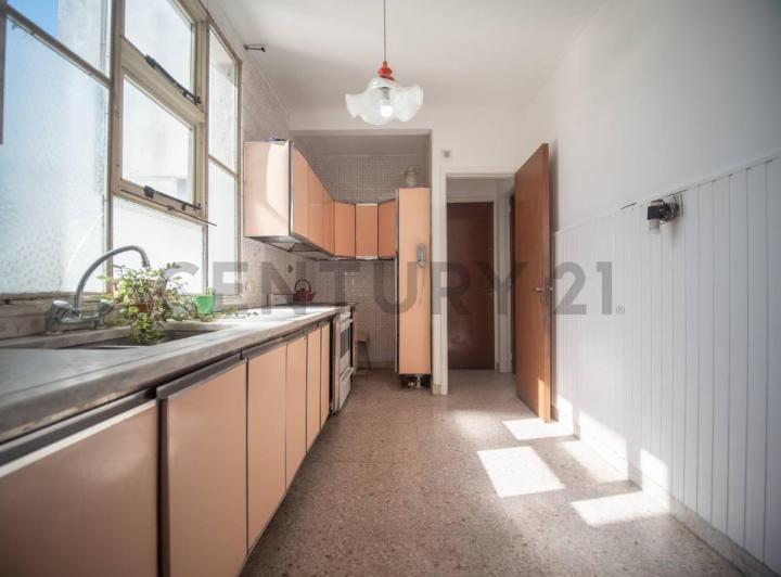 Departamento · 77m² · 5 Ambientes · 1 Cochera