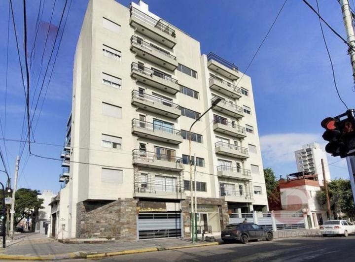Departamento · 95m² · 4 Ambientes · 1 Cochera