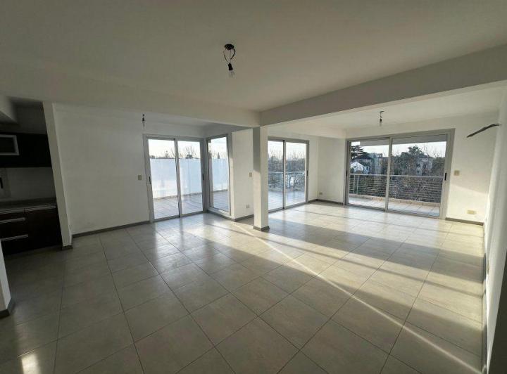 Departamento · 207m² · 4 Ambientes · 2 Cocheras