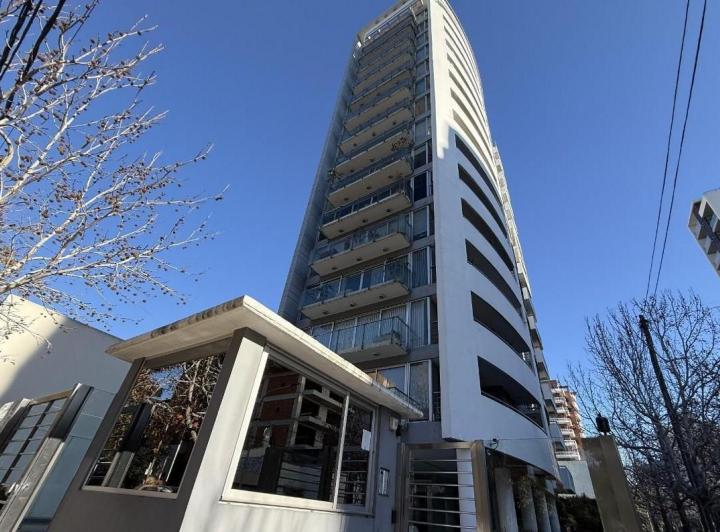 Departamento · 170m² · 4 Ambientes · 1 Cochera