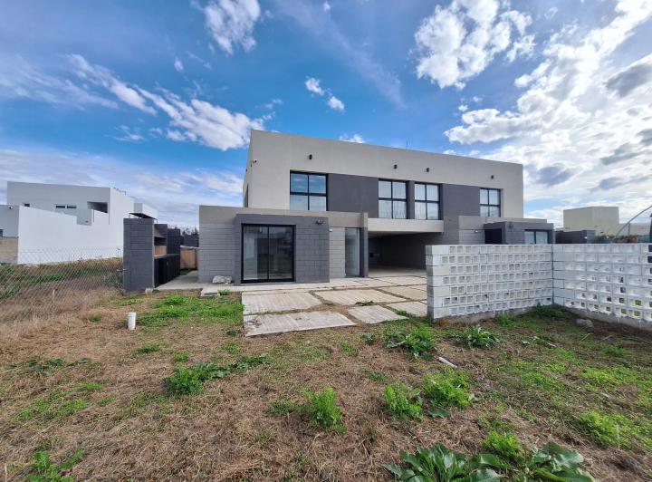 Departamento · 90m² · 3 Ambientes · 1 Cochera