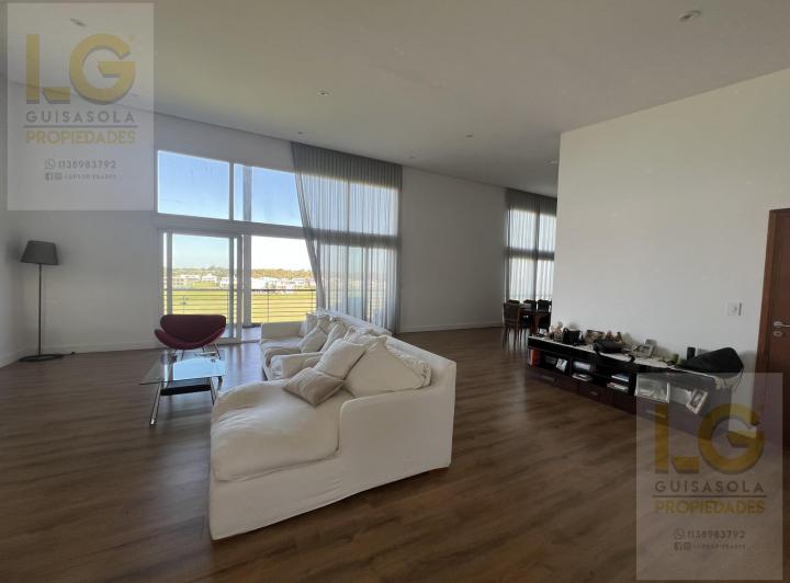 Departamento · 230m² · 4 Ambientes · 3 Cocheras
