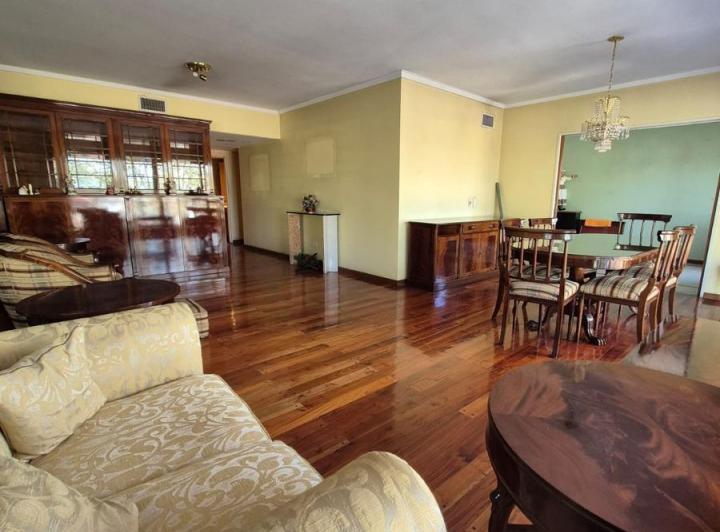 Departamento · 180m² · 5 Ambientes · 1 Cochera