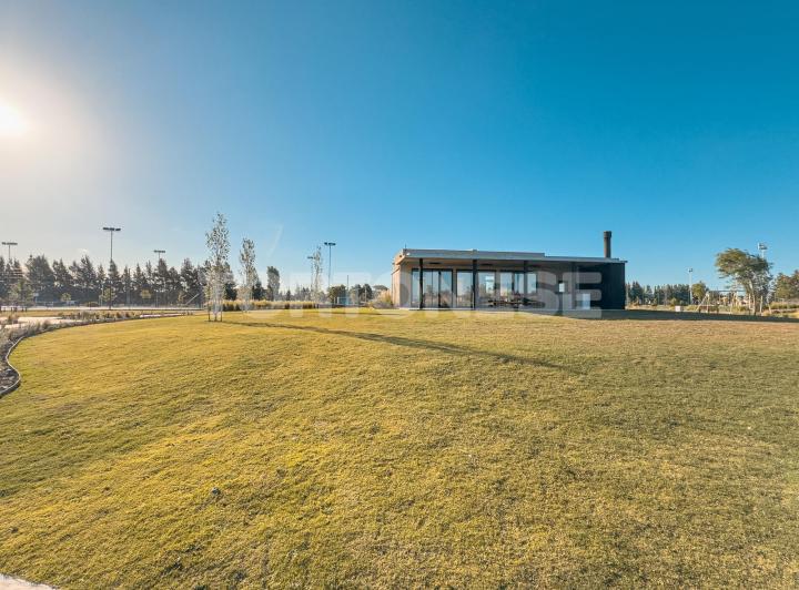 Terreno · 727m²