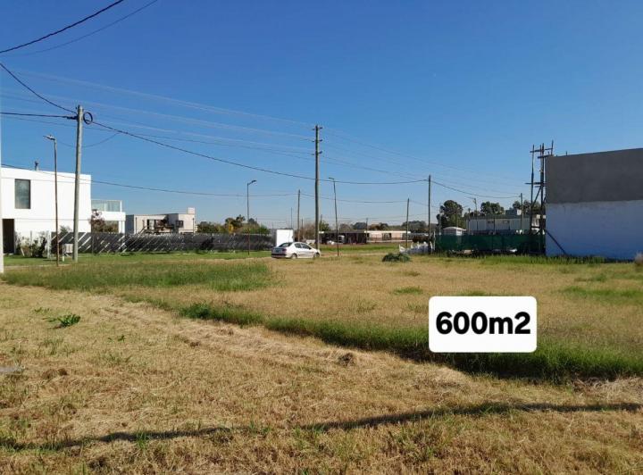 Terreno · 600m²