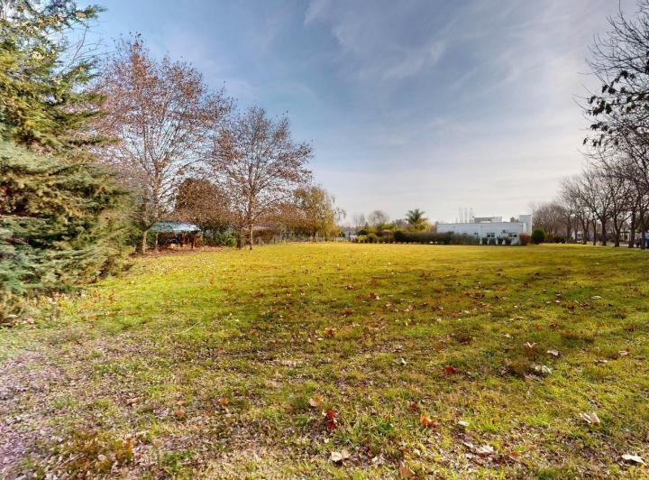 Terreno · 1216m²