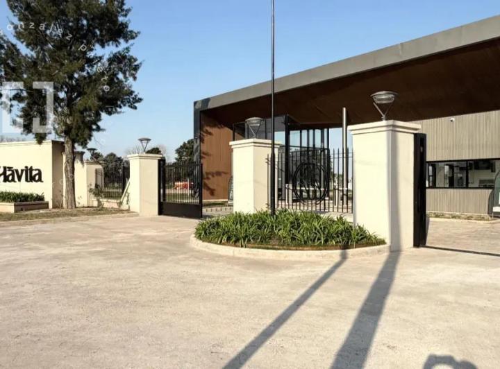 Terreno · 688m²