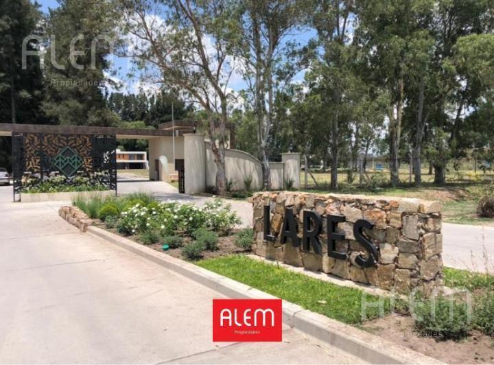 Terreno · 688m²