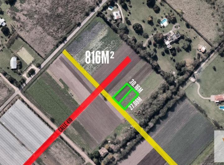 Terreno · 816m²
