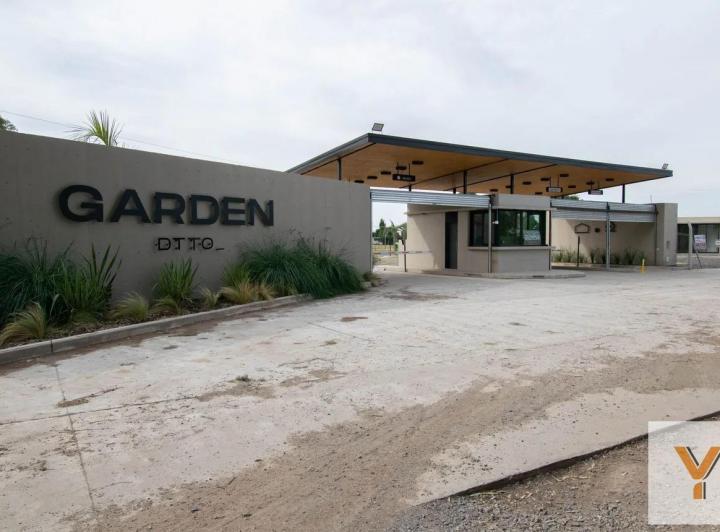 Terreno · 719m²
