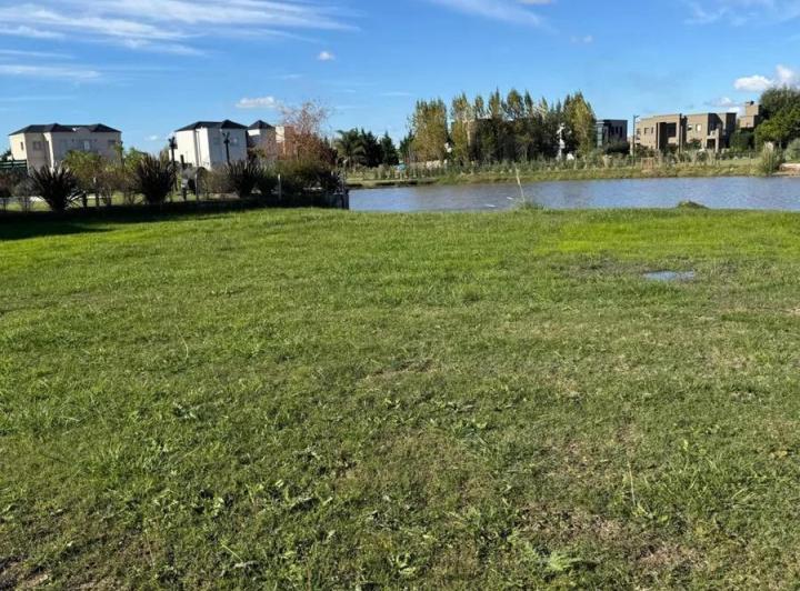 Terreno · 767m²