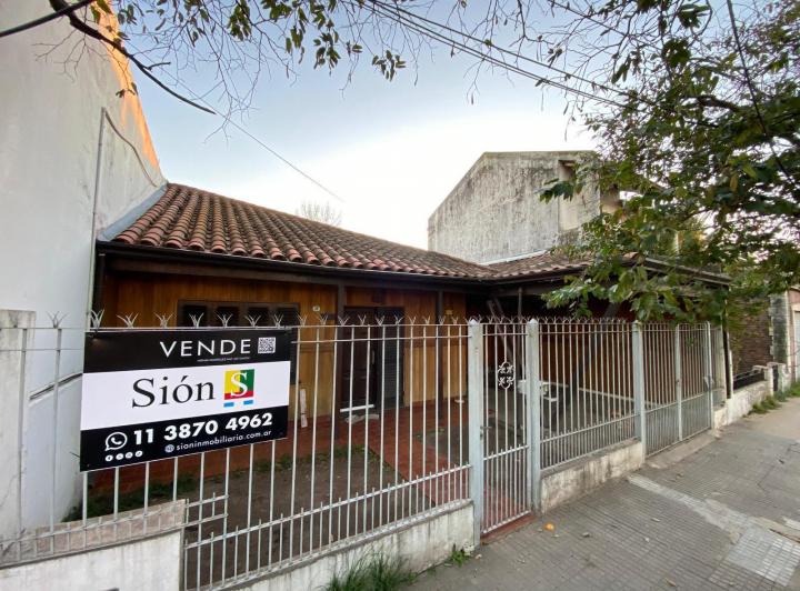 Terreno · 215m² · 1 Cochera
