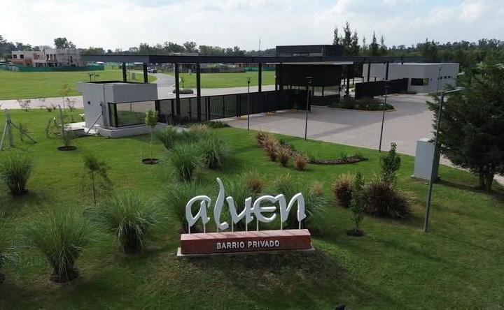 Terreno · 830m²