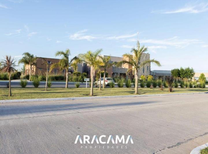 Terreno · 940m²