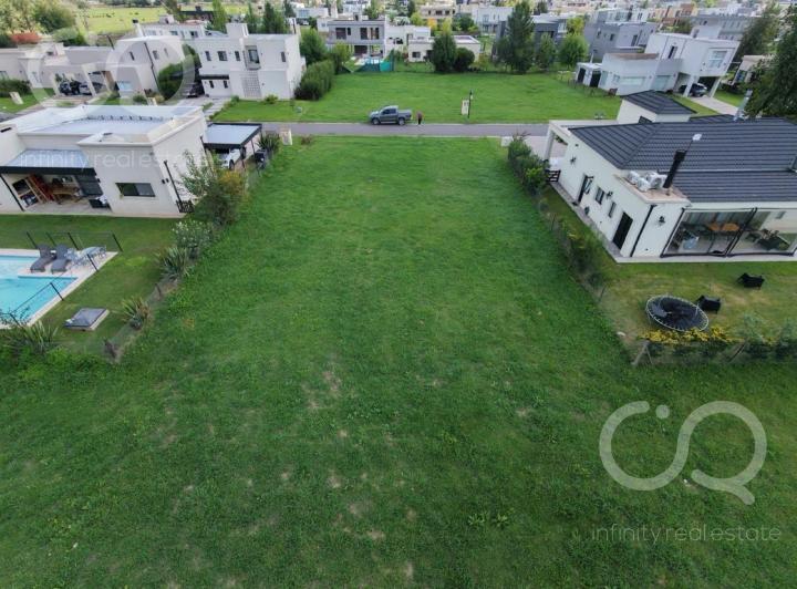 Terreno · 646m²