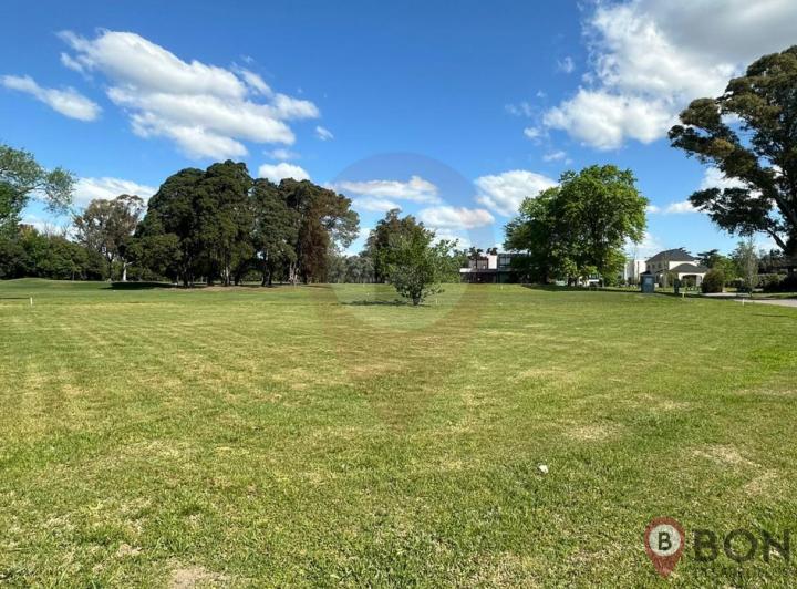 Terreno · 725m²