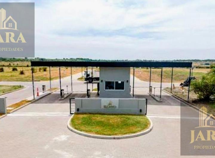 Terreno · 700m²