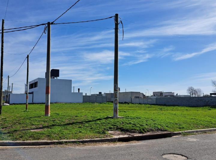 Terreno · 328m²