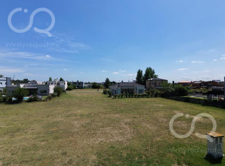 Terreno · 616m²