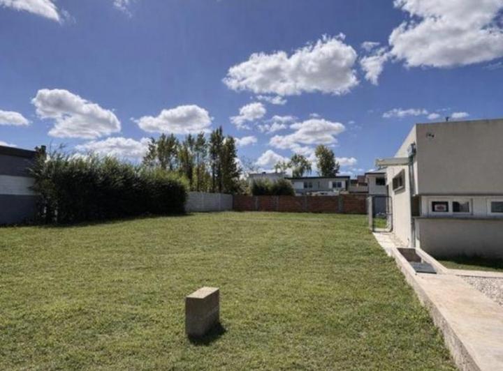 Terreno · 402m²