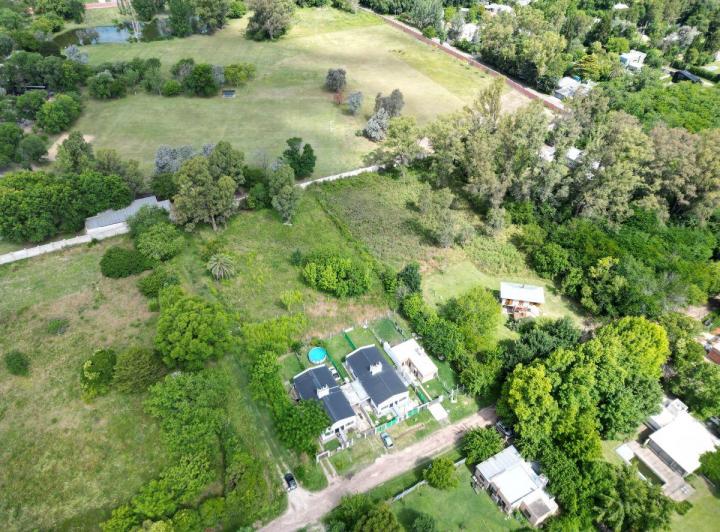Terreno · 840m²