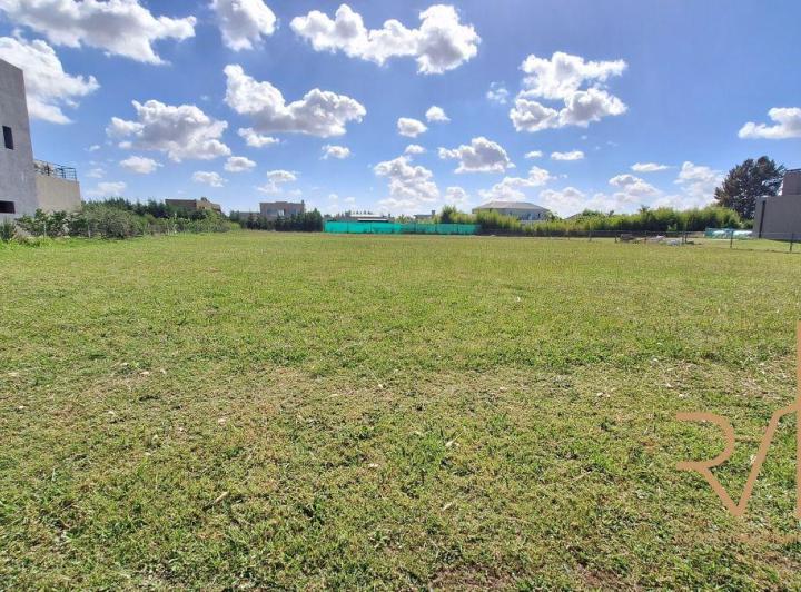 Terreno · 2500m²