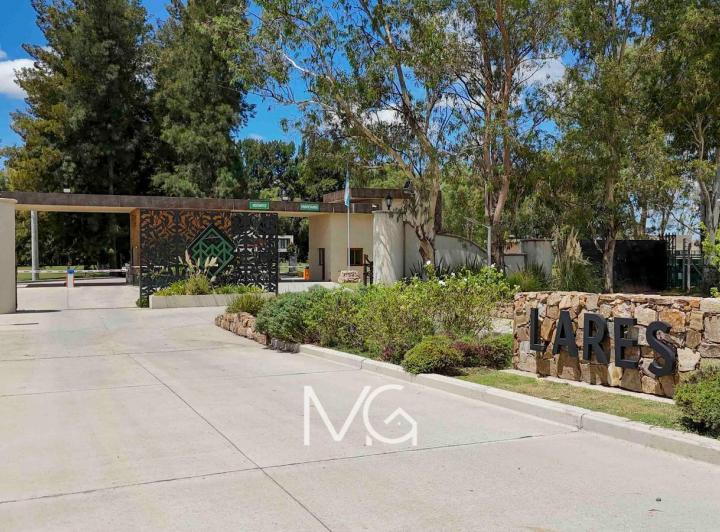 Terreno · 600m²