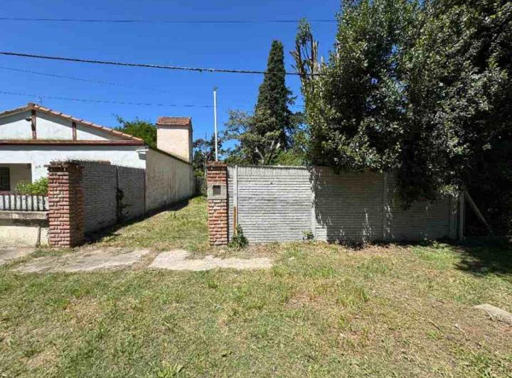 Terreno · 233m²