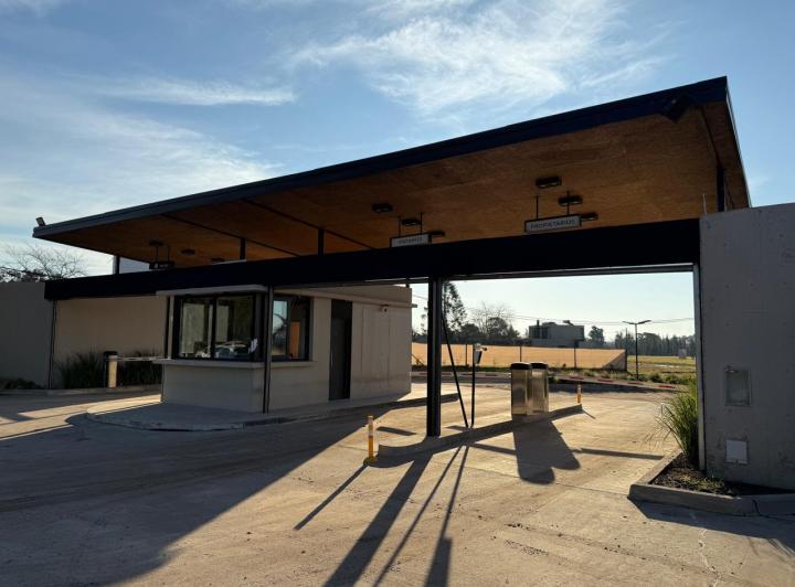 Terreno · 886m²
