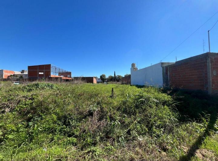 Terreno · 240m²