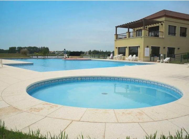 Terreno · 845m²