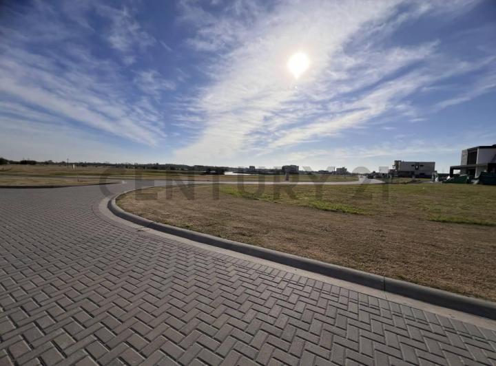 Terreno · 600m²