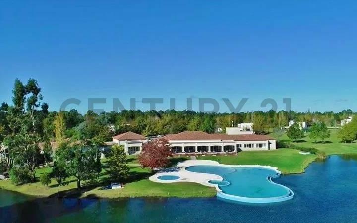 Terreno · 695m²