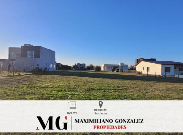 Terreno · 873m²