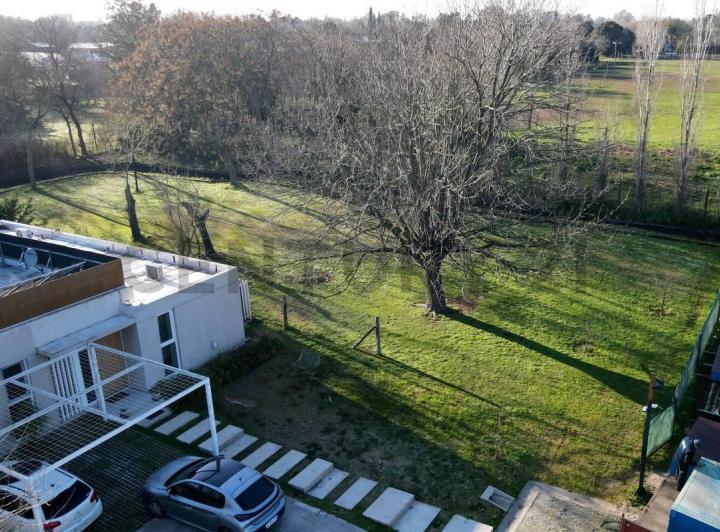 Terreno · 915m²