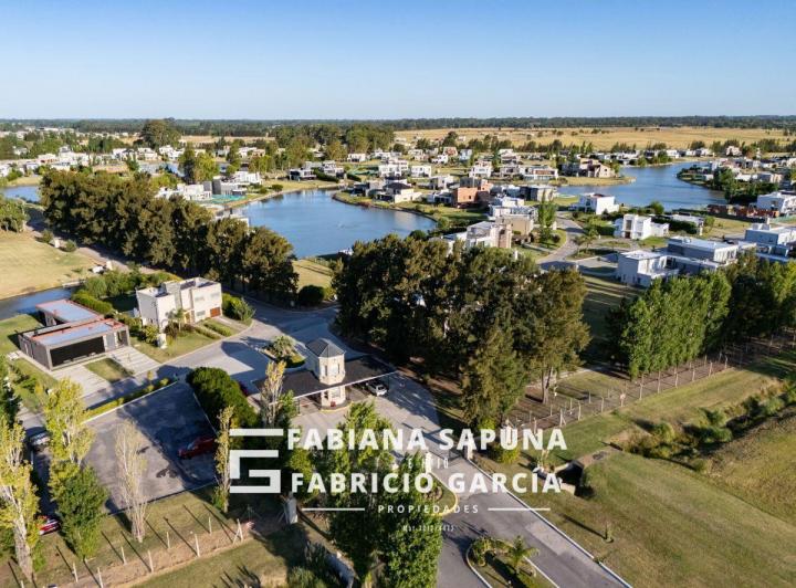 Terreno · 830m²