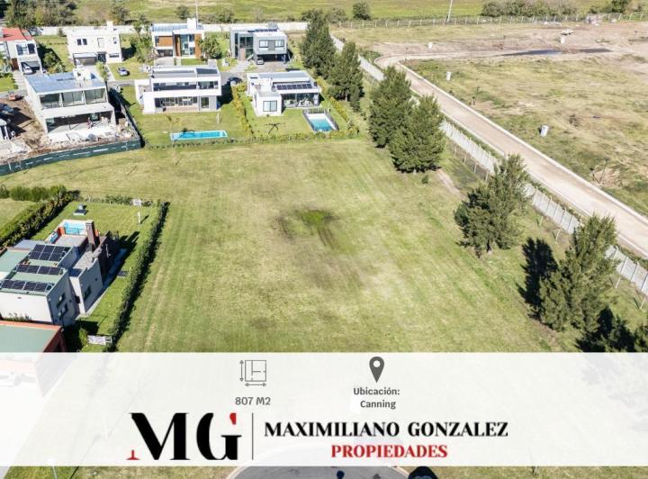 Terreno · 807m²