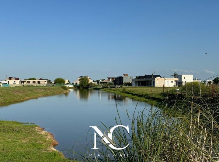 Terreno · 611m²