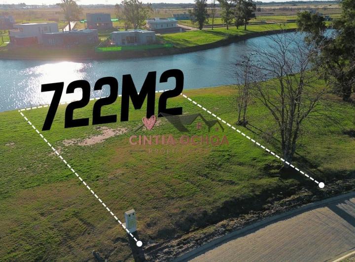 Terreno · 772m²