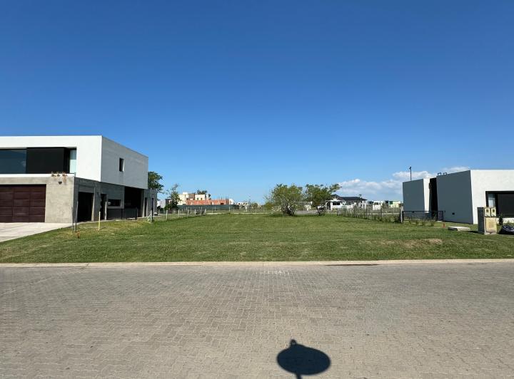 Terreno · 700m²