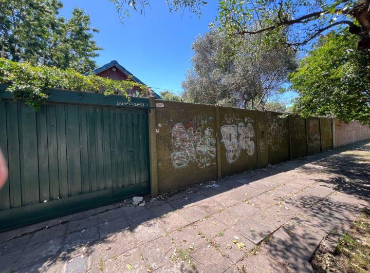 Terreno · 182m²