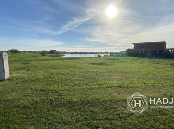 Terreno · 776m²
