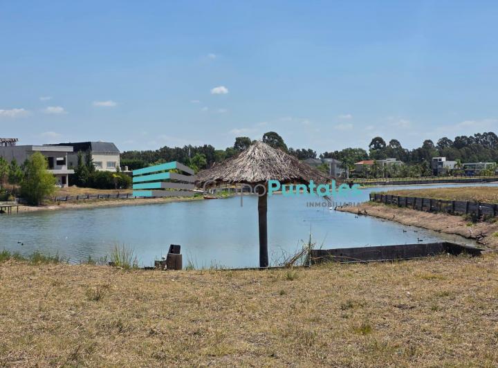 Terreno · 647m²